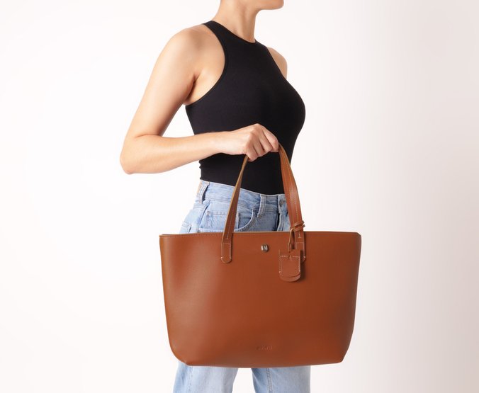 Bolsa Shopping Grande Bag Charm Marrom