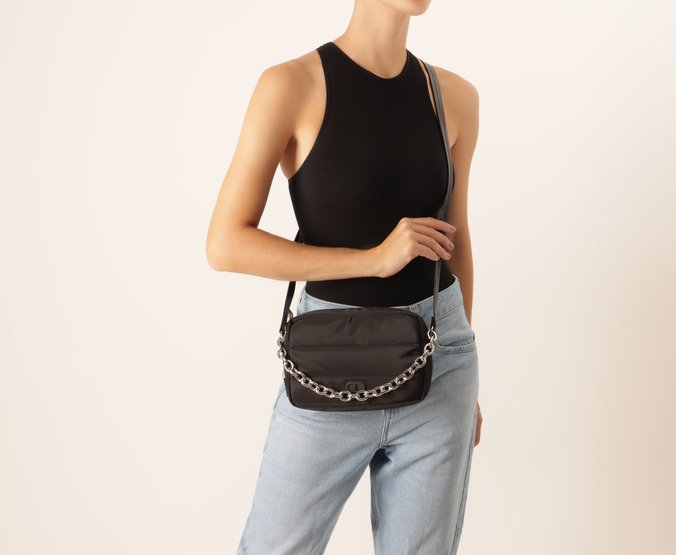 Bolsa Tiracolo Média Fluffly Corrente Preta
