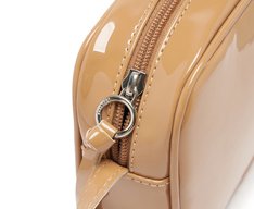 Bolsa Tiracolo Pequena Lisa Verniz Marrom