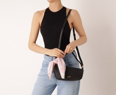 Bolsa Tiracolo Média Baguete Assimétrica Preta