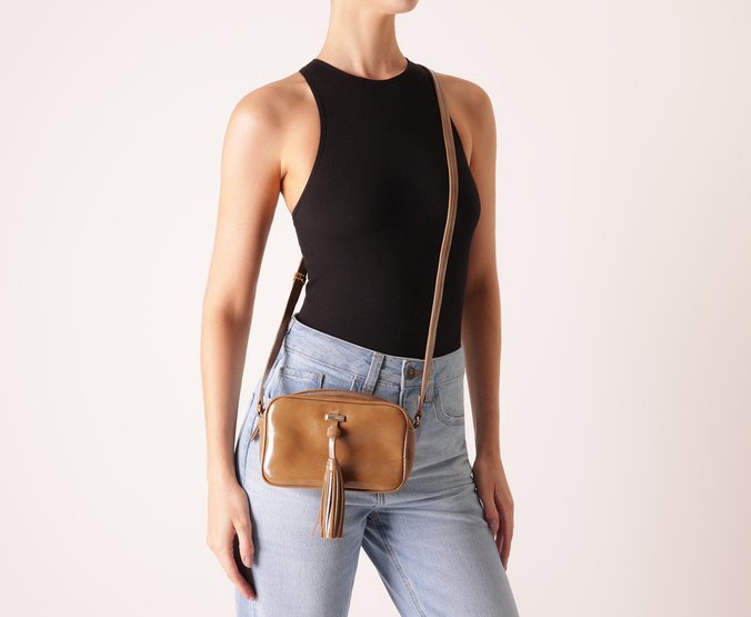 Bolsa Tiracolo Pequena Detalhe Tassel Marrom