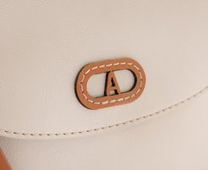 Bolsa Tiracolo Média Costura Ornamental Bicolor Branca