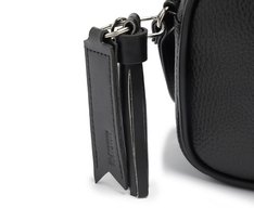 Bolsa Tiracolo Pequena Chaveiro Removível Preta