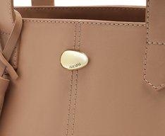Bolsa Shopping Grande Tachas Bege