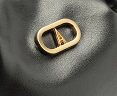 Bolsa Tiracolo Pequena Puffer Alça Trança Preta