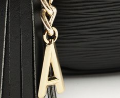 Bolsa Tiracolo Pequena Chaveiro Barbicacho Preta