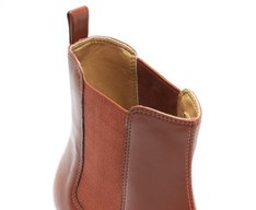 Bota Chelsea Cano Curto Bico Quadrado Marrom