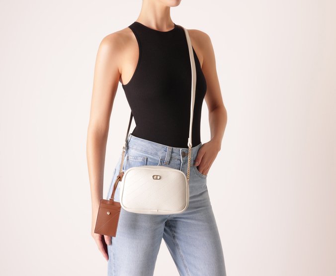 Bolsa Tiracolo Pequena Arredondada Porta Cartão Branca