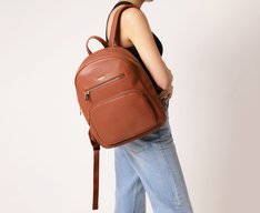 Mochila Média Multi Bolsos Marrom
