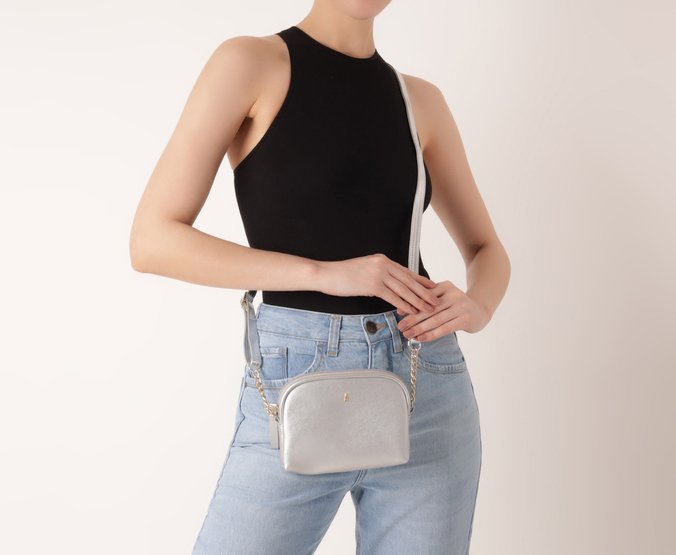 Bolsa Tiracolo Pequena Soft Prata