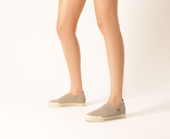 Tênis Slip On Knit Alê Bege Off