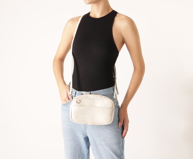 Bolsa Tiracolo Média Lisa Branca