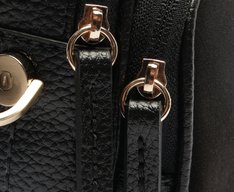 Bolsa Tiracolo Média Franjas Preta