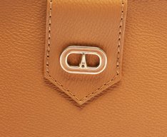Bolsa Tiracolo Pequena Cápsula A Marrom