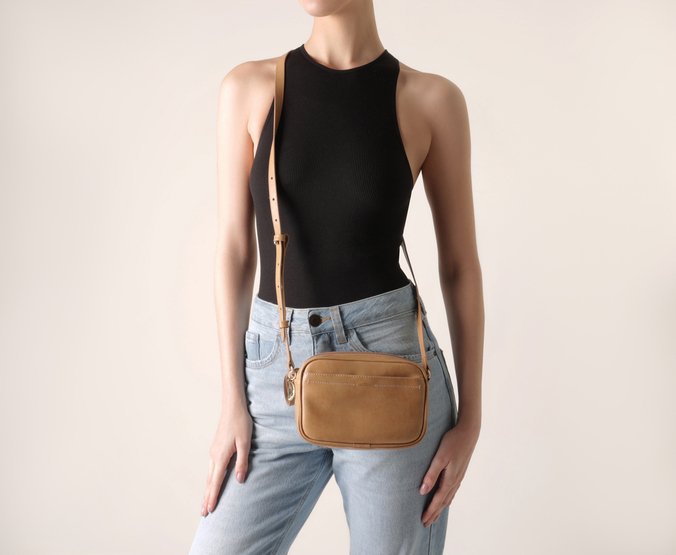 Bolsa Tiracolo Pequena Chaveiro Enfeite Bege