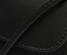 Bolsa Tiracolo Média Dome Preta