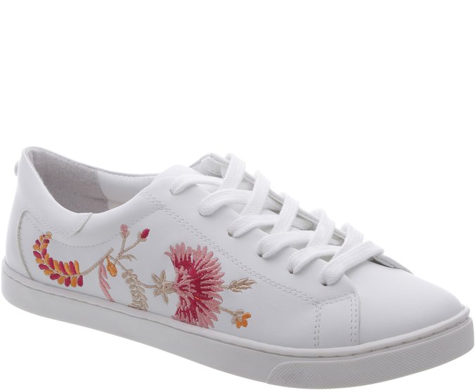 Tenis branco bordado outlet