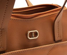 Bolsa Tote Grande Matelassê Zig Marrom