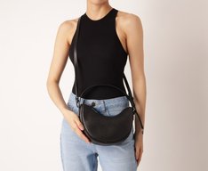 Bolsa Tiracolo Média Hobo Preta