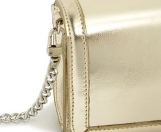 Bolsa Tiracolo Pequena Envelope Logo Glam Dourada