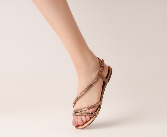 Rasteira Tira Curva Cristais Bronze