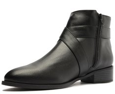 Bota Cano Curto Fivela Entrelaçada Preta