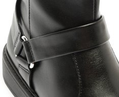 Bota Cano Curto Bold Triângulo Metálico Preta