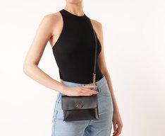 Bolsa Tiracolo Pequena Minimal Preta