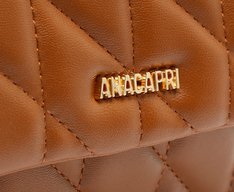 Bolsa Tiracolo Média Matelassê Triangular Marrom