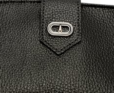 Bolsa Tiracolo Pequena Cápsula A Preta