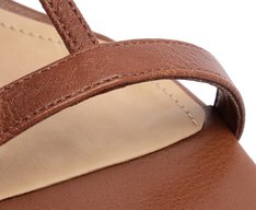 Sandália Salto Bloco Tiras Minimalistas Marrom