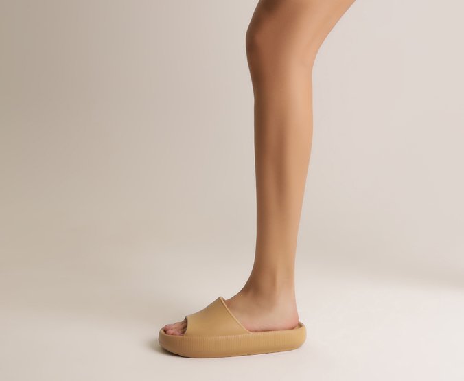 Chinelo Nuvem Bege Injetado