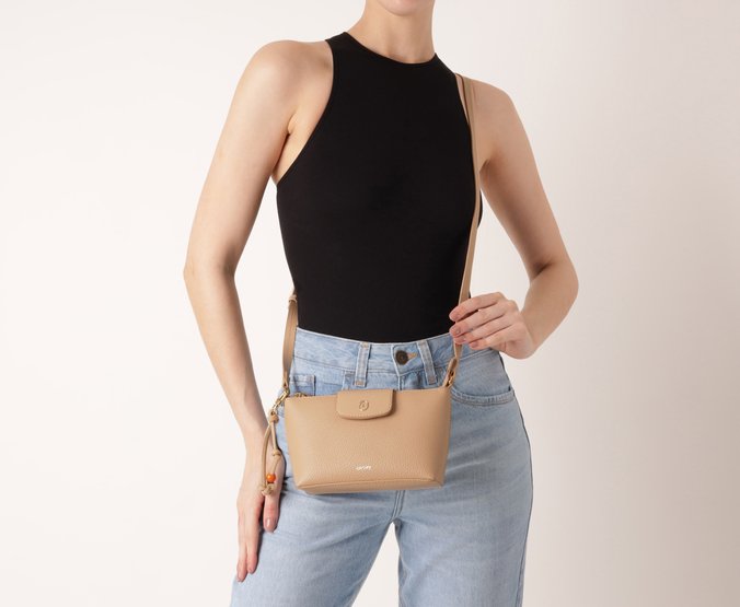 Bolsa Tiracolo Pequena Bag Charm Missangas Bege