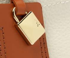Bolsa Tiracolo Média Cadeado Branca