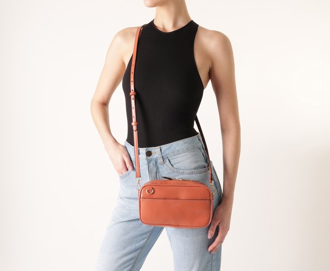 Bolsa Tiracolo Média Lisa Laranja