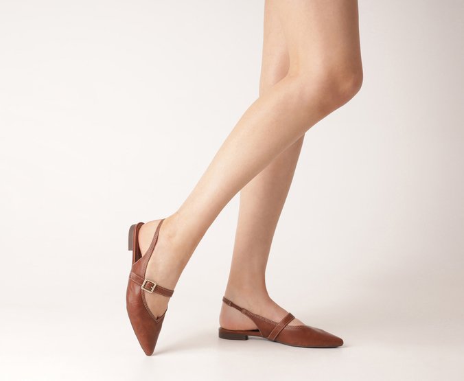 Sapatilha Slingback Tira Fivela Bico Fino Marrom