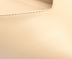 Sapatilha Slingback Salto Bloco Corte triangular Bege