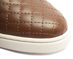 Tênis Slip On Matelassê Marrom