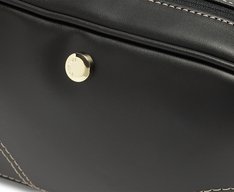 Bolsa Tiracolo Média Costura Ornamental Preta