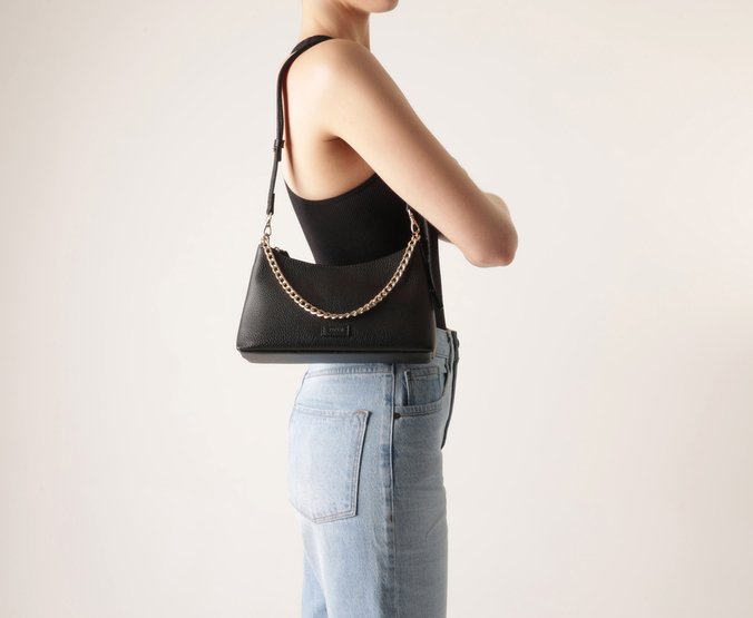 Bolsa Tiracolo Média Casual Corrente  Preta