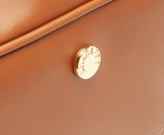 Bolsa Tiracolo Média Costura Ornamental Marrom