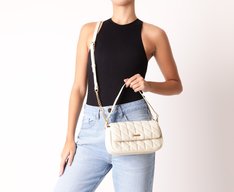 Bolsa Tiracolo Média Matelassê Triangular Branca