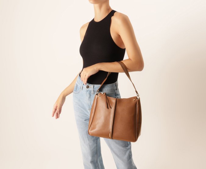 Bolsa Shopping Média Hobo Marrom
