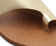 Rasteira Maxi Tachas Couro Dourada