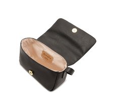 Bolsa Tiracolo Pequena Matelassê Triangular Envelope Preta
