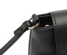 Bolsa Tiracolo Pequena Envelope Preta