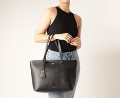 Bolsa Shopping Grande Bag Charm Preta