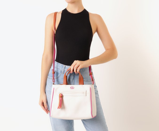 Bolsa Tote Média Bolso Frontal Barbicacho Detalhes Branca