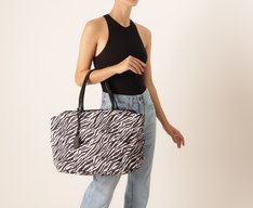 Bolsa Shopping Grande Nylon Fluffy Animal Print
