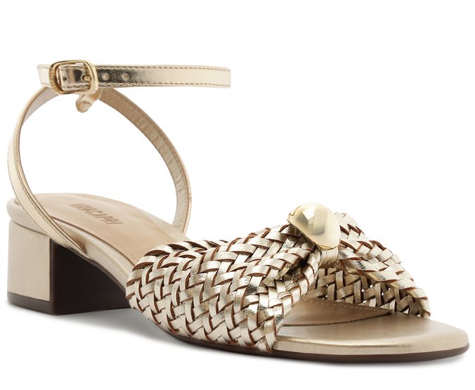 Sandália Trançada Pingente Metálico Dourada